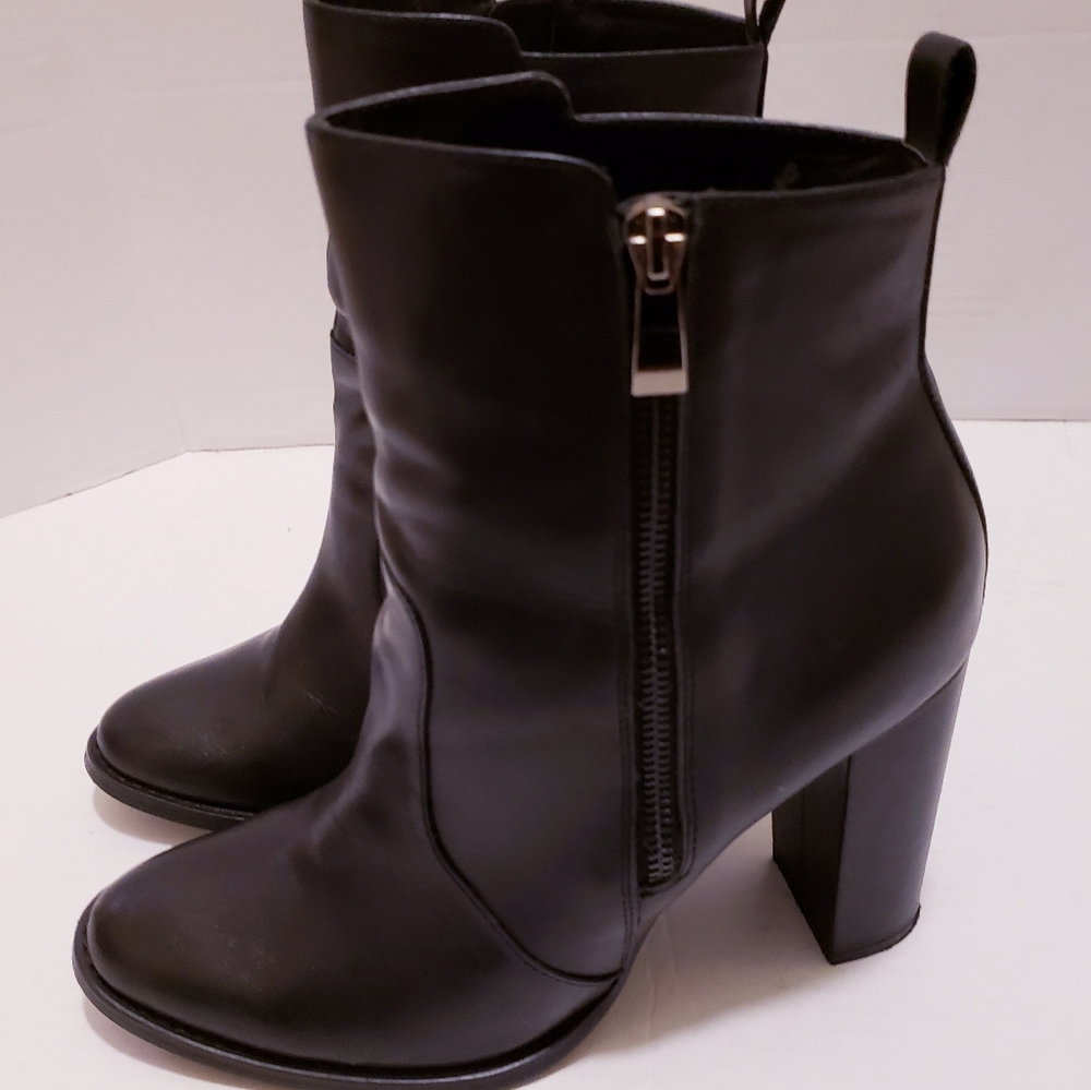 Steve Madden Women 9M Black Ankle Boots Roooler Leather Side Zip High Block Heel - Picture 6 of 12